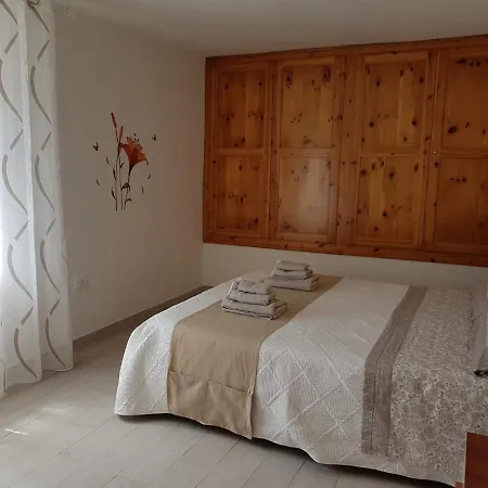 Vacanze La Maddalena Apartment *